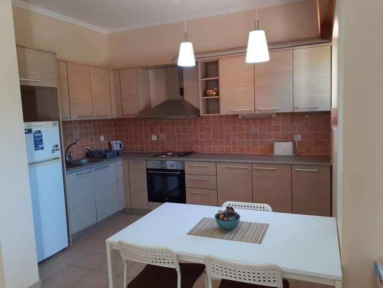 Aestas Apartment Laganas Luaran gambar